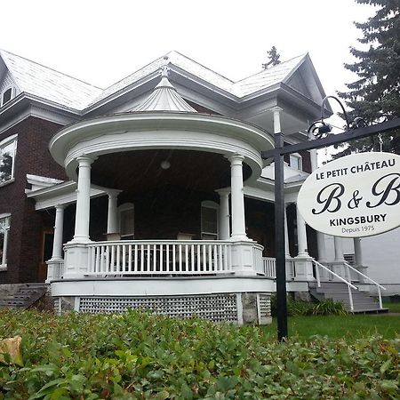 Le Petit Chateau Montebello B&B Kültér fotó