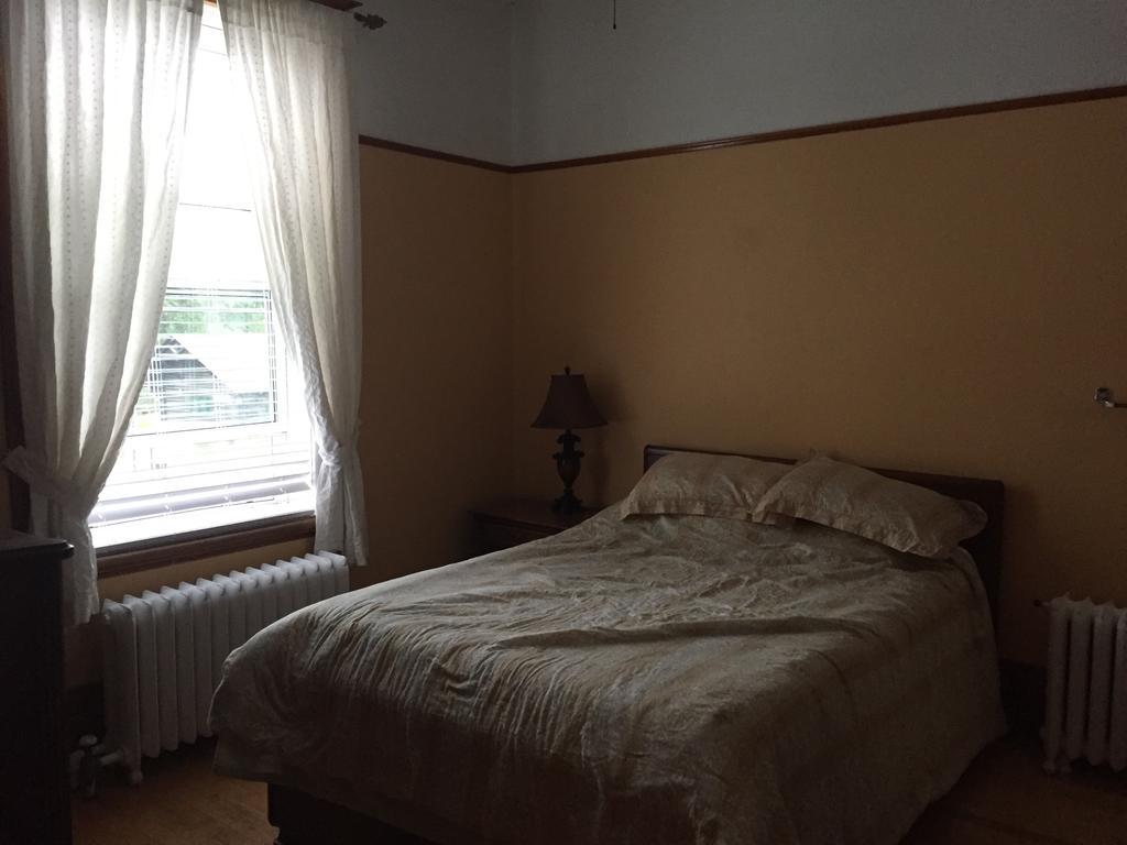 Le Petit Chateau Montebello B&B Szoba fotó
