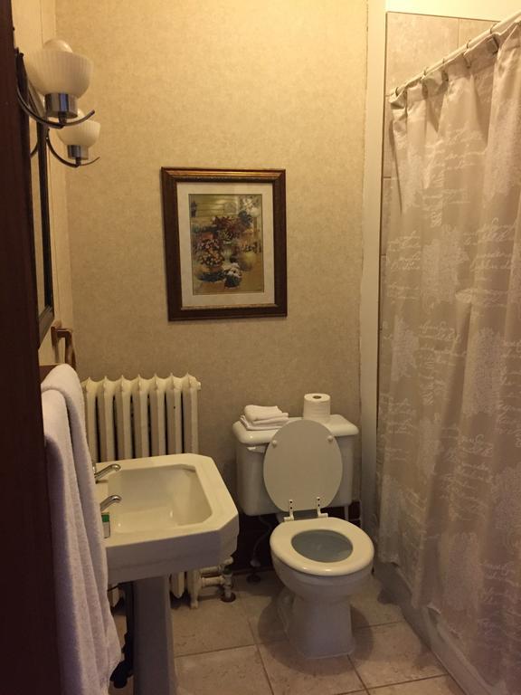 Le Petit Chateau Montebello B&B Szoba fotó