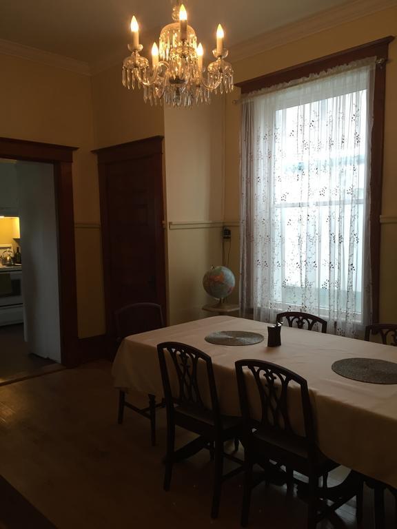 Le Petit Chateau Montebello B&B Kültér fotó