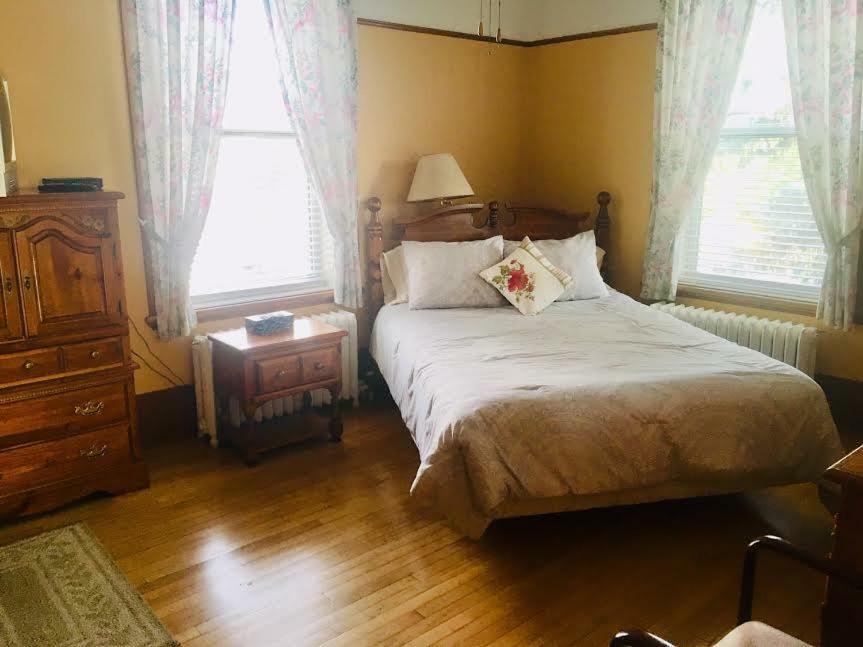 Le Petit Chateau Montebello B&B Kültér fotó