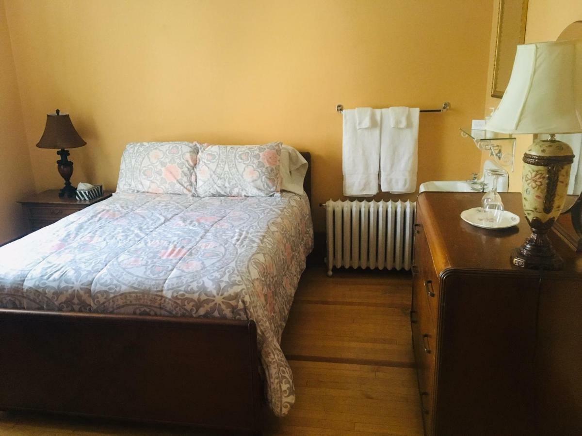 Le Petit Chateau Montebello B&B Kültér fotó