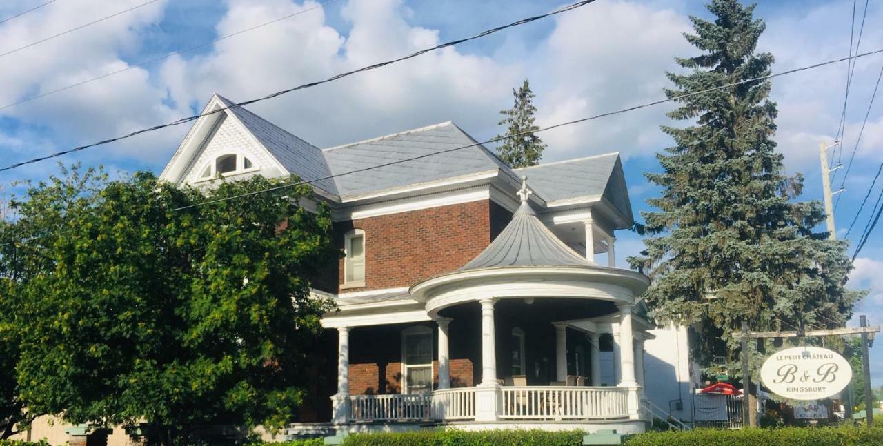 Le Petit Chateau Montebello B&B Kültér fotó